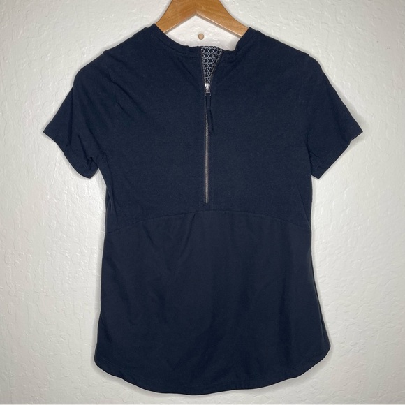 Pearl Izumi Woman’s M Scape Top Black Tee Bioviz Lower Rear Hem Angled Shoulder - Picture 5 of 8